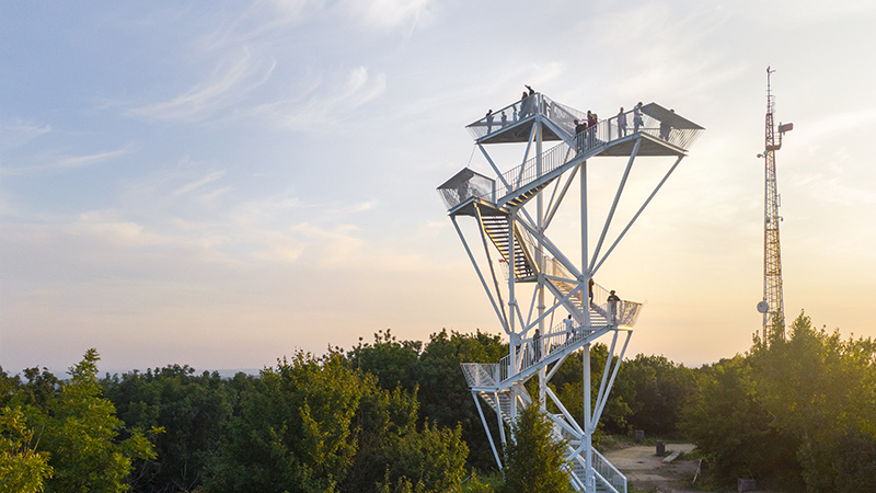 德文斯卡科比拉山顶的瞭望塔