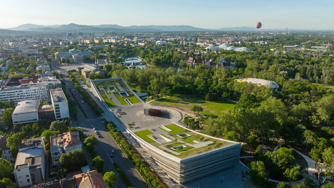 布达佩斯的新民族博物馆