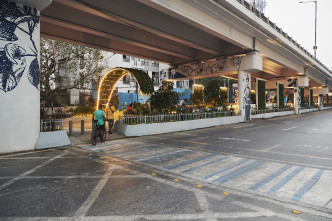 孟买“绿色一英里”，打造高架桥下的公共空间
