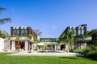 迈阿密·巴西风格的现代主义住宅