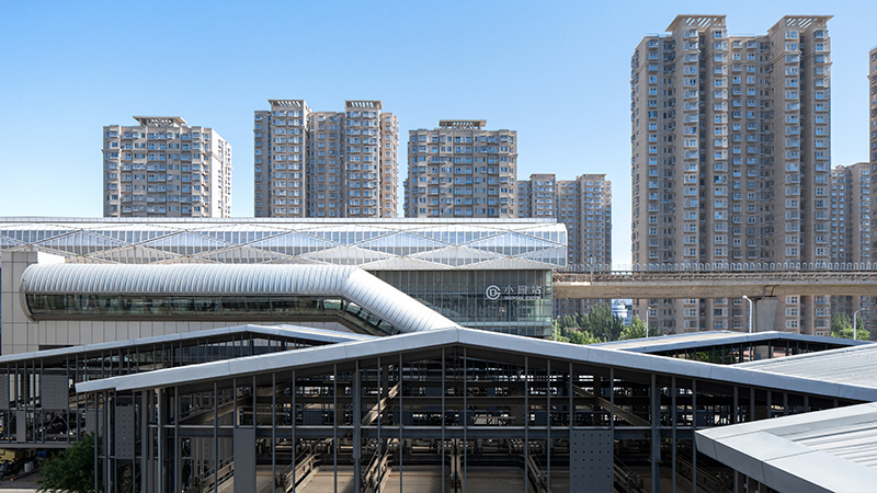 北京地铁S1线磁悬浮列车标准站